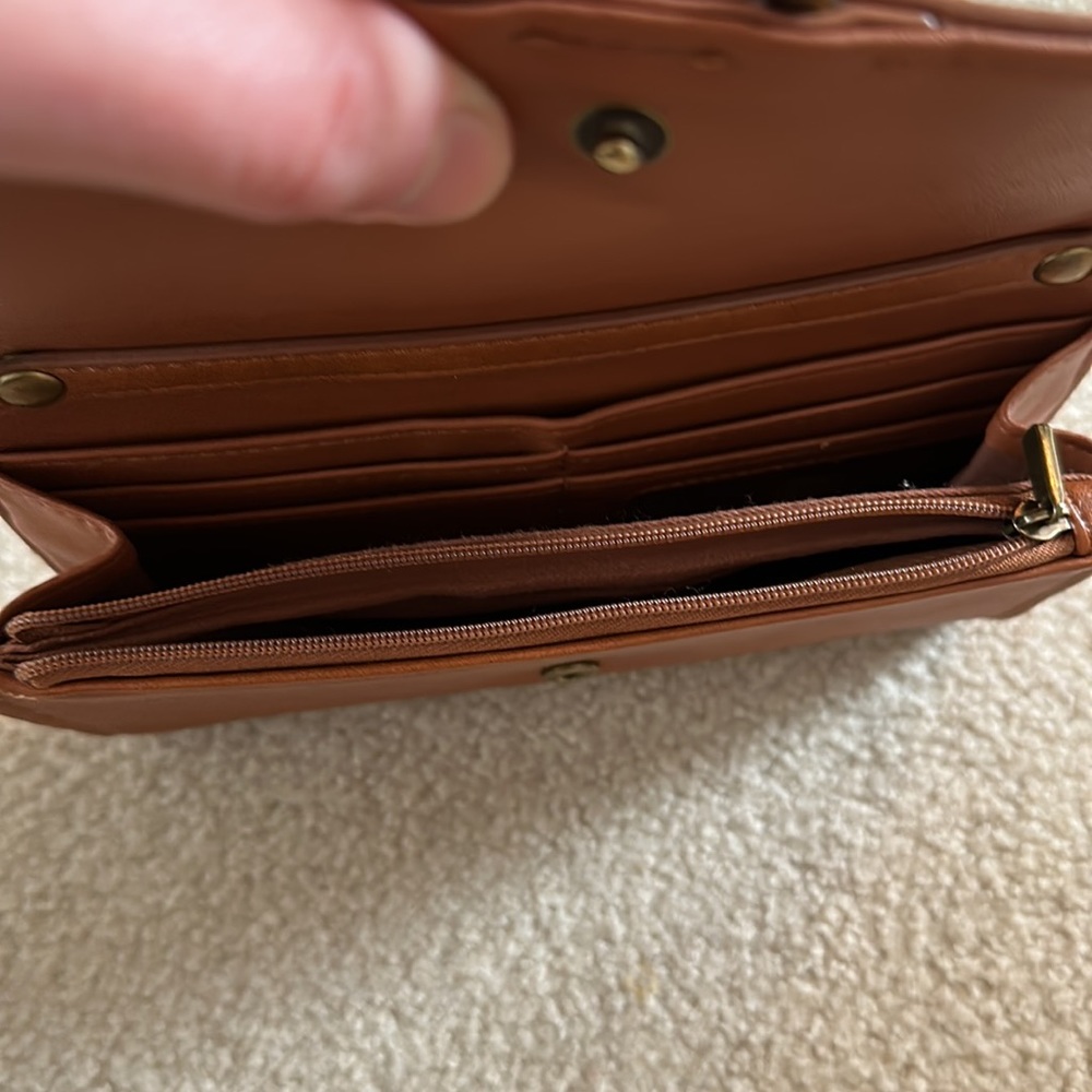 Universal Thread Crossbody - Picture 4 of 4